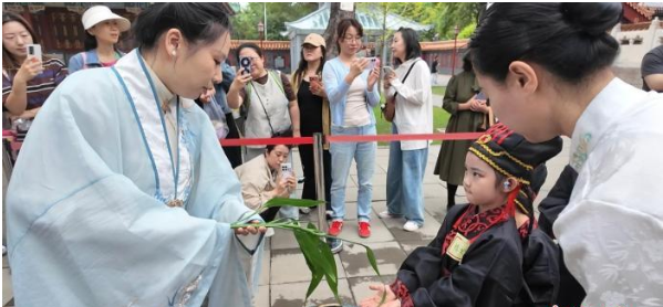 朱砂启智 开笔破蒙:黑龙江省民族博物馆上演开蒙礼